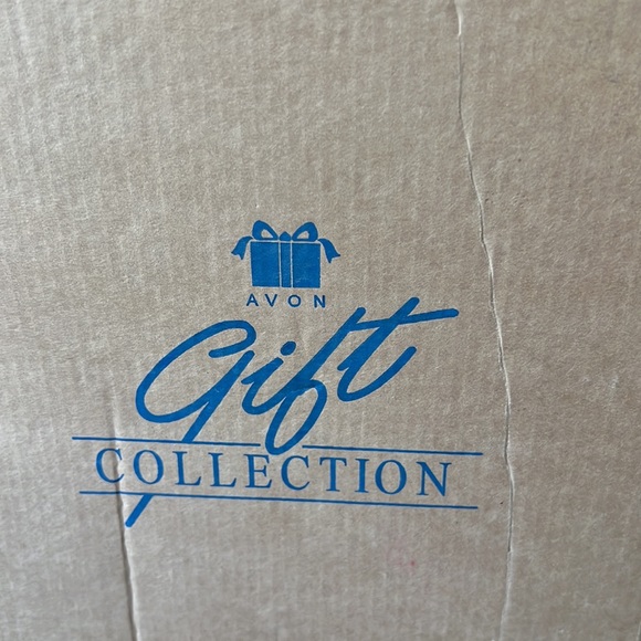 Avon Christmas Singing Moving Santa and Elves, Takes Musical Request From List - Picture 8 of 11